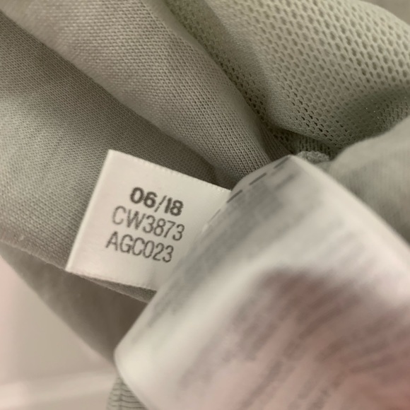 BNWT official Adidas Low Back T-shirt for womens - size large - Picture 5 of 6